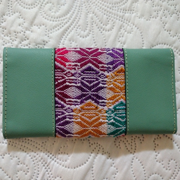 Handcrafted Leather Wallet - Picture 2 of 4